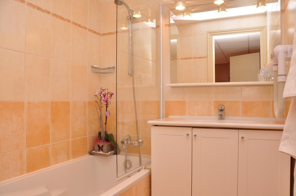 Appart Hotel Lou Castelet Carros Phòng bức ảnh